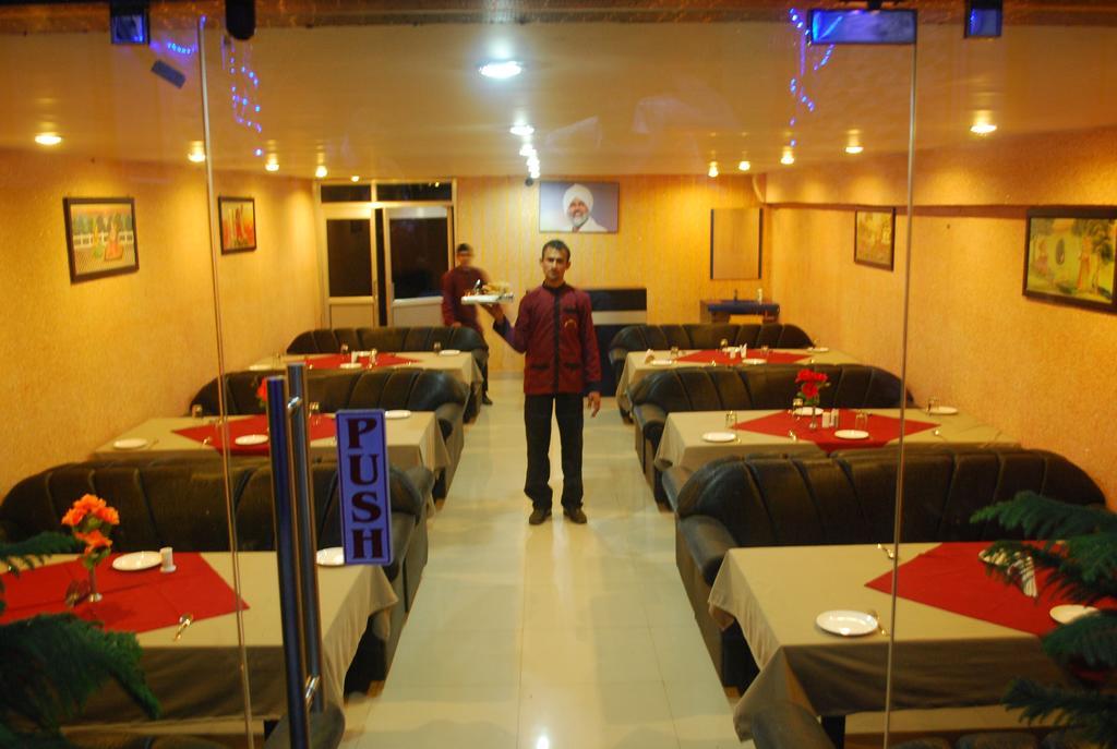 OYO 10413 Hotel Royal Plaza Pushkar Exterior foto